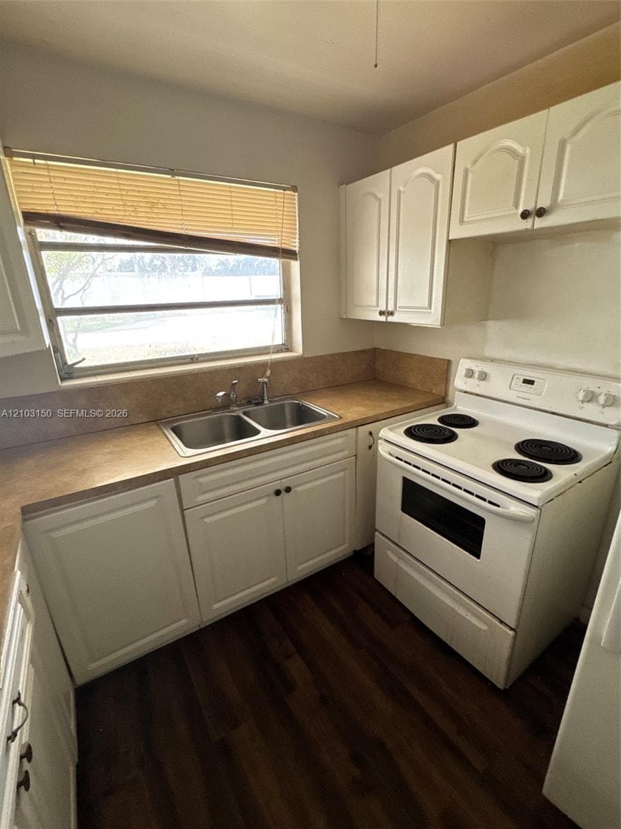 3033 NW 43rd Ave # 102, Lauderdale Lakes FL 33313