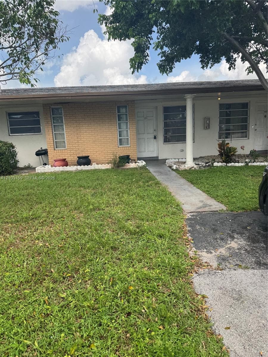 3033 NW 43rd Ave # 102, Lauderdale Lakes FL 33313