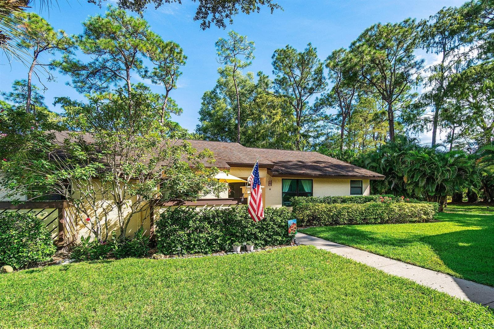 144 Karanda Court, Royal Palm Beach FL 33411