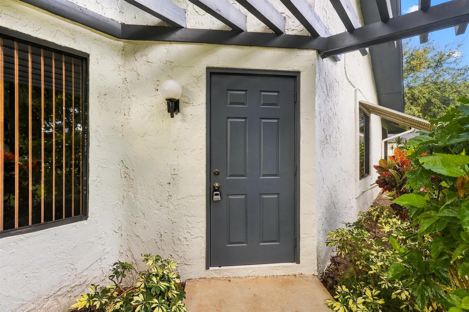 5086 Pine Drive, Boynton Beach FL 33437