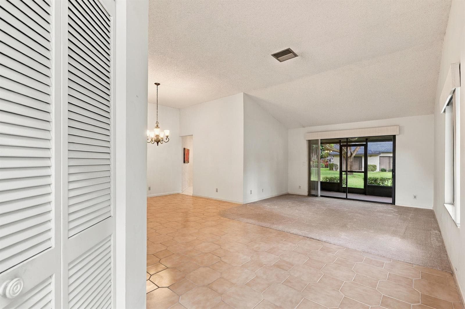 5086 Pine Drive, Boynton Beach FL 33437