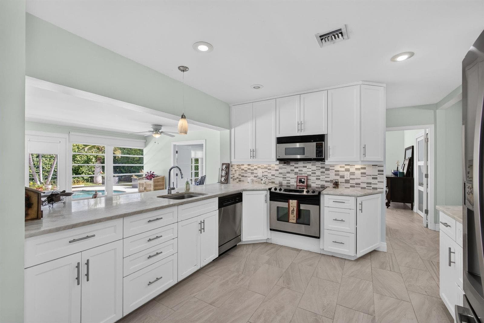 128 Vassar Drive, FL 33460