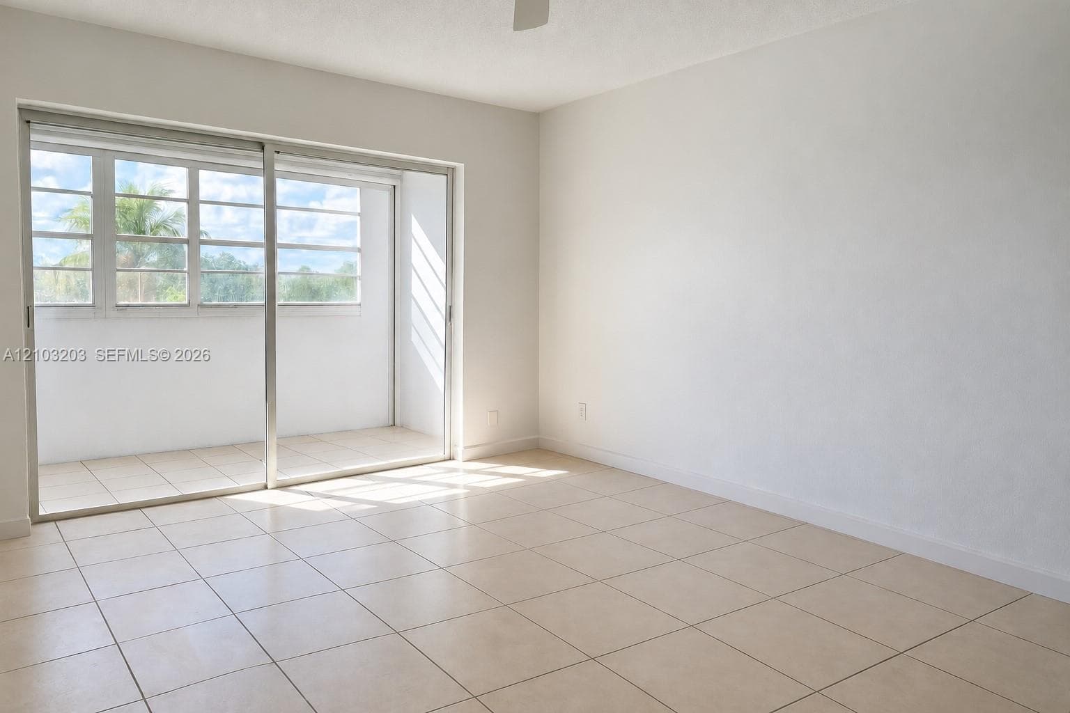 215 SE 3rd Ave # 304B, Hallandale Beach FL 33009