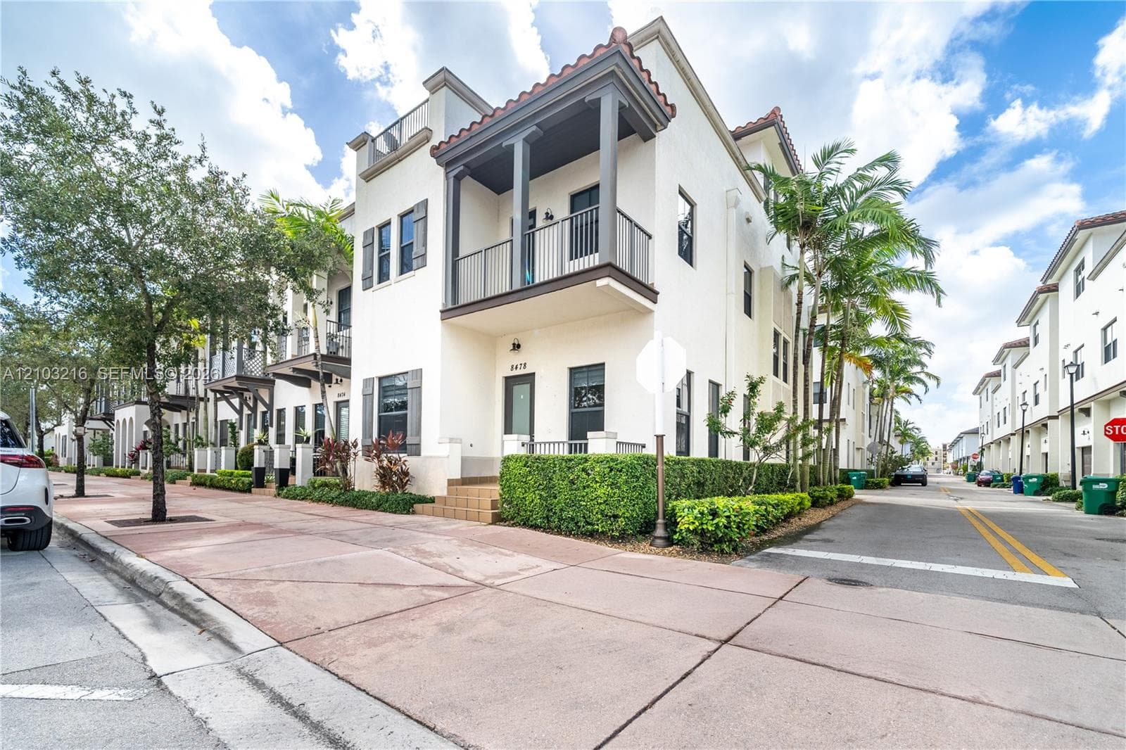 8478 NW 52nd St, Doral FL 33166