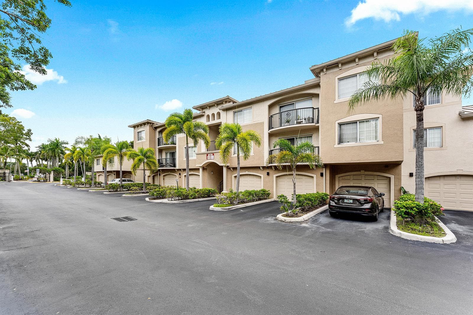 200 Crestwood Court N # 211, Royal Palm Beach FL 33411
