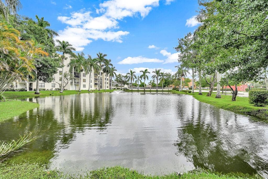 6190 Woodlands Boulevard # 107, Tamarac FL 33319
