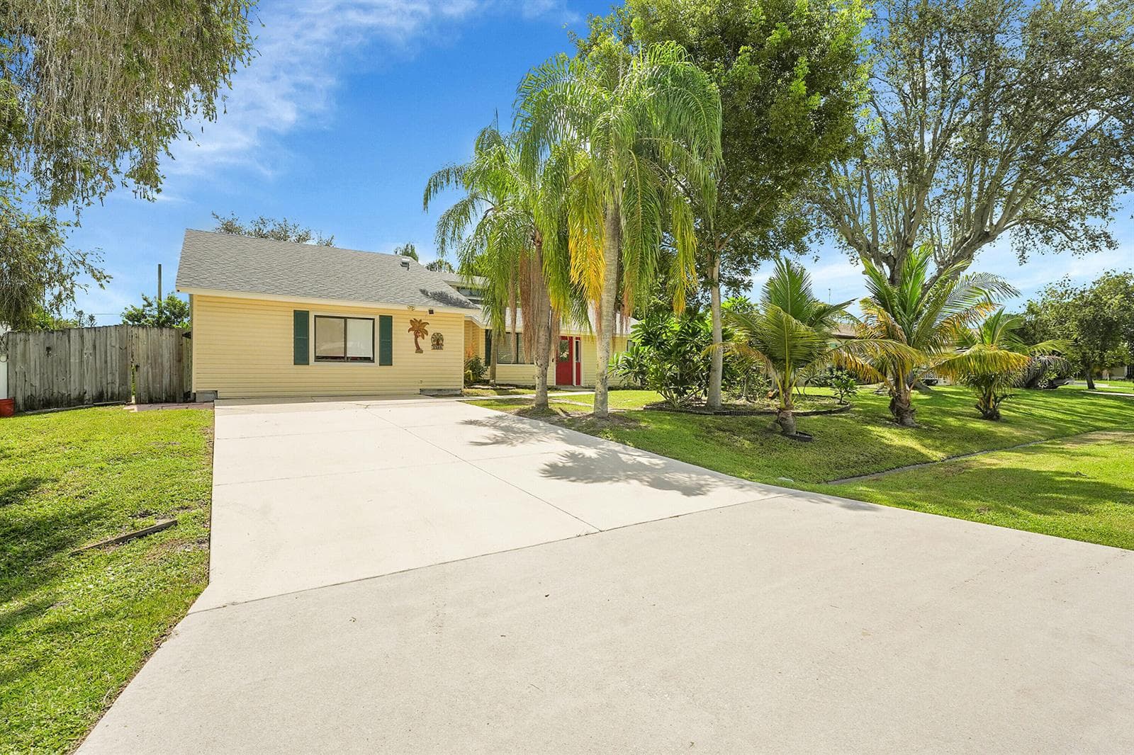 2385 SW Mountwell Street, Port St. Lucie FL 34984