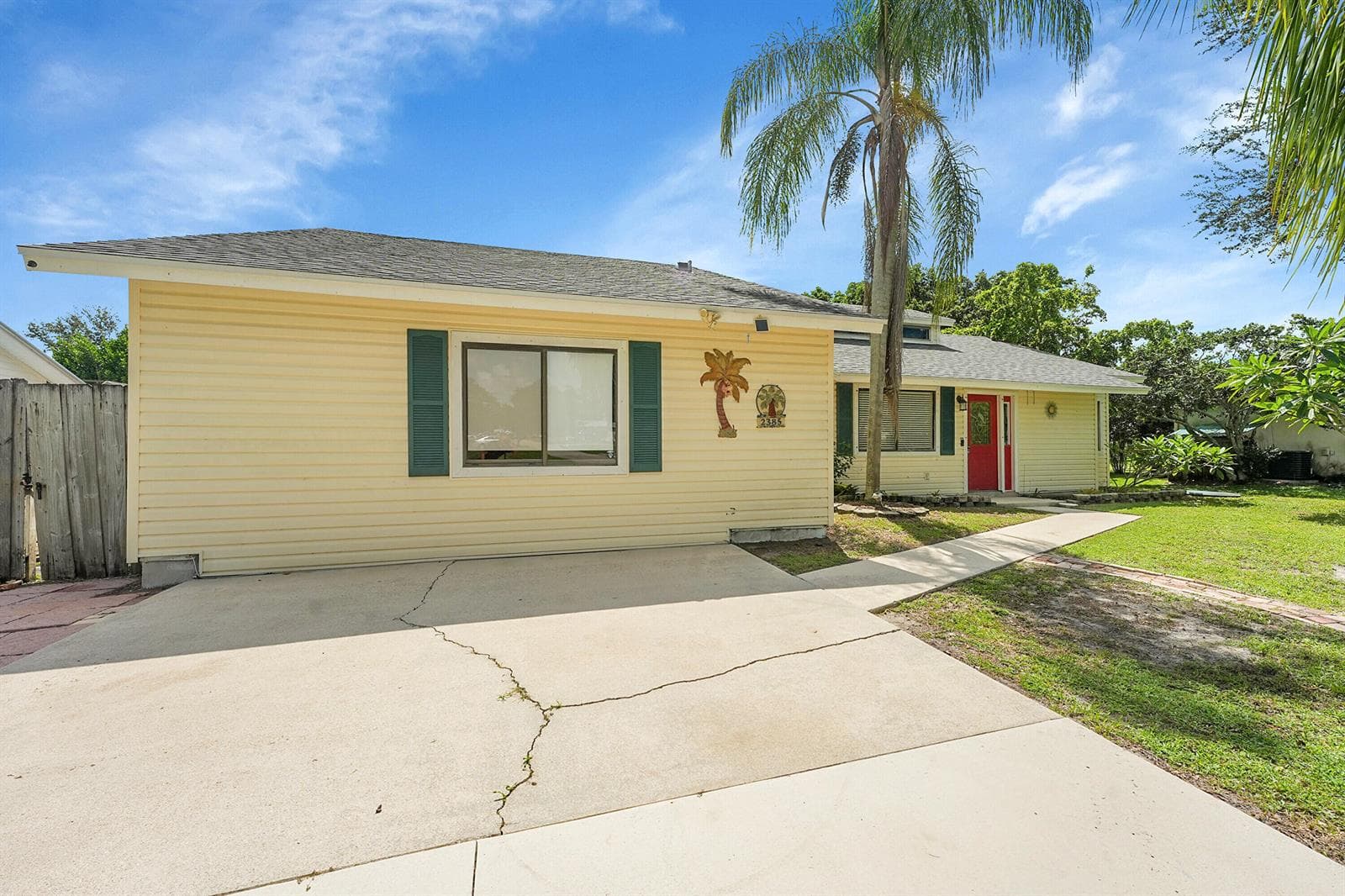 2385 SW Mountwell Street, Port St. Lucie FL 34984