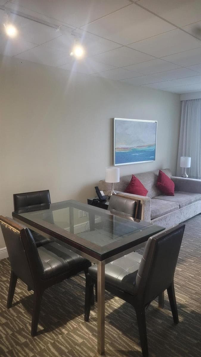 2670 E Sunrise Boulevard, Fort Lauderdale FL 33304