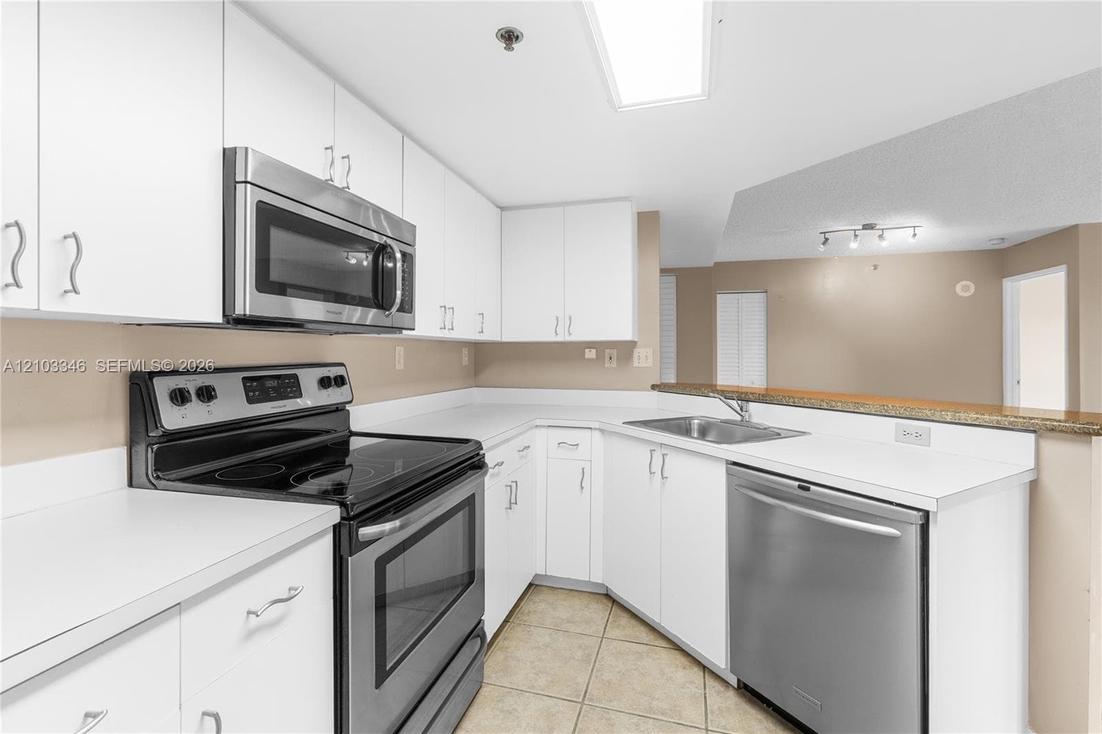 2351 Douglas Rd # 611, Miami FL 33145