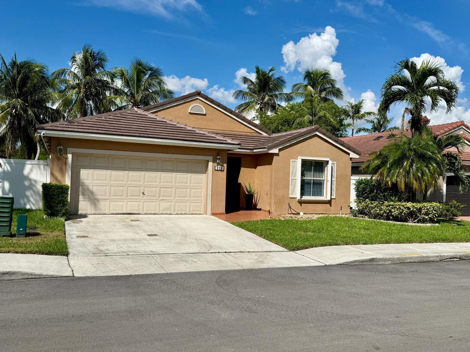 870 NW 166TH Avenue, Pembroke Pines FL 33028
