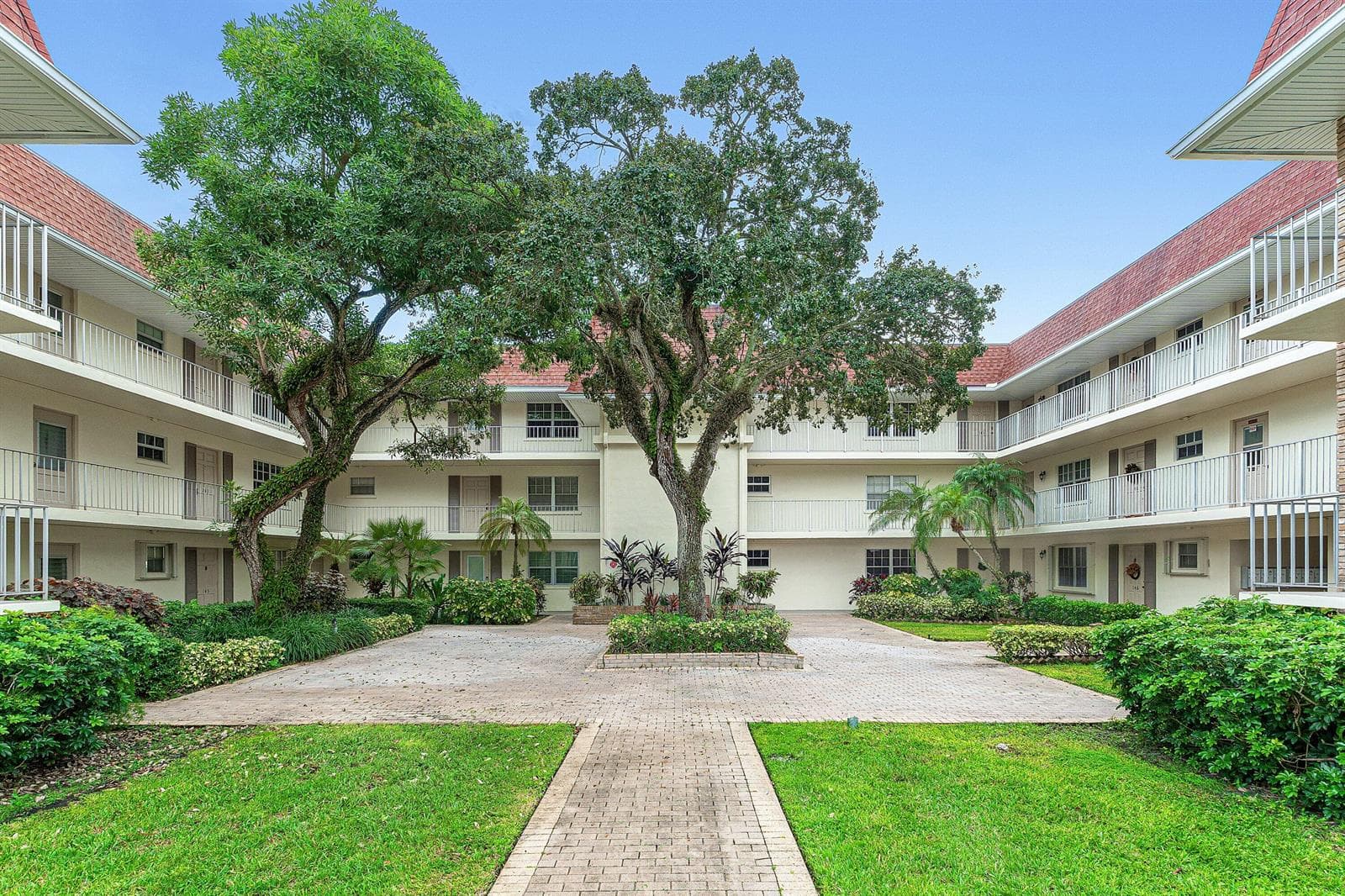 5510 TAMBERLANE Circle # 247, Palm Beach Gardens FL 33418