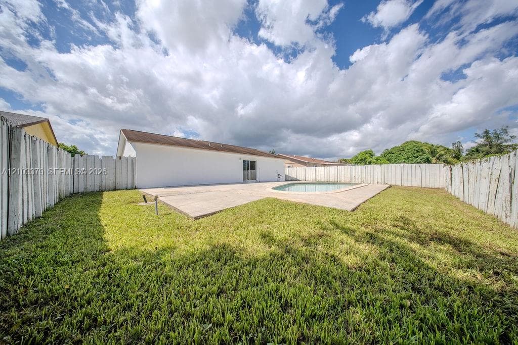 405 SW 78th Ter, North Lauderdale FL 33068