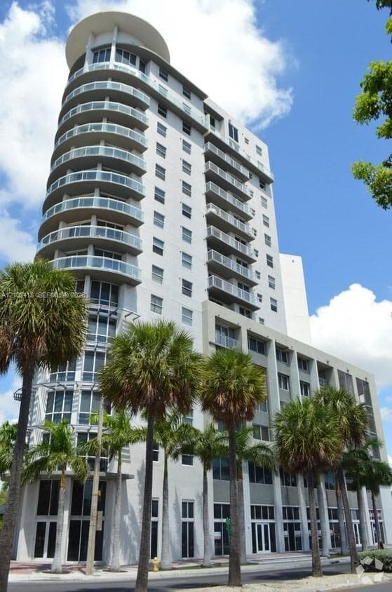 1 Glen Royal Pkwy # 1004, Miami FL 33125