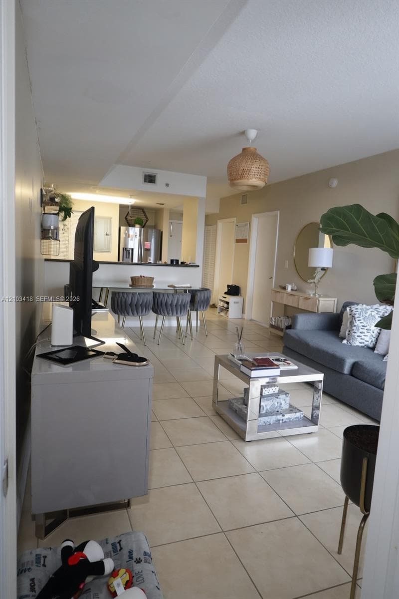 1 Glen Royal Pkwy # 1004, Miami FL 33125