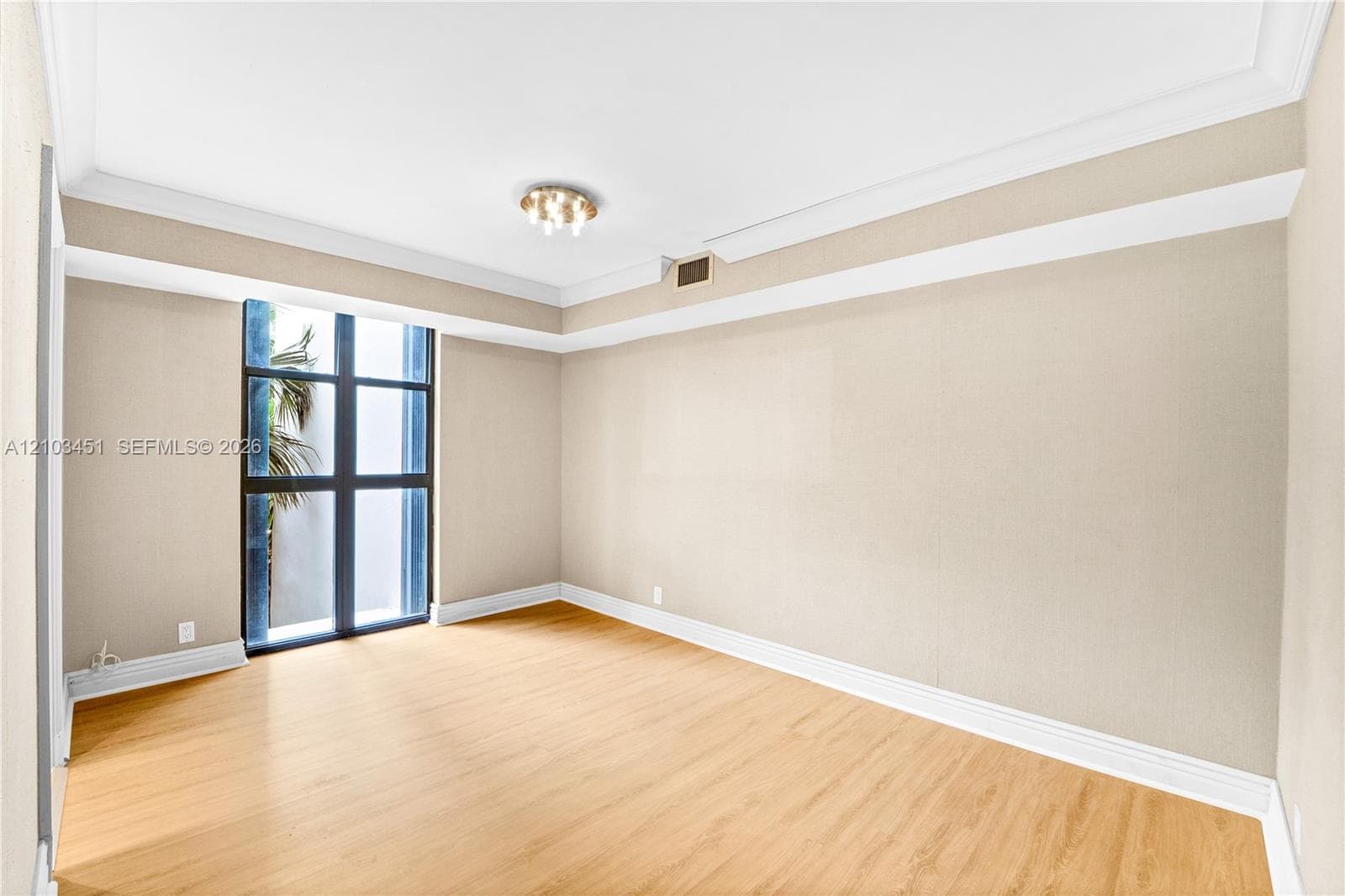 2000 Towerside Ter # 301, Miami FL 33138