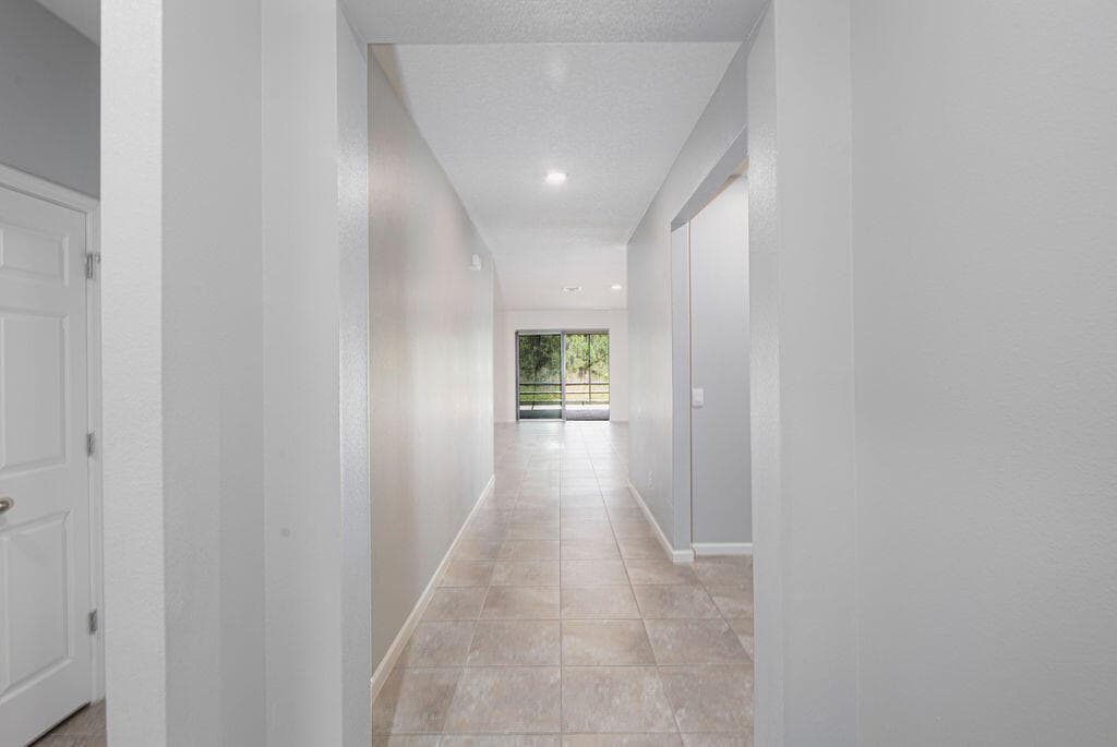 629 Old Country Rd SE, Palm Bay FL 32909