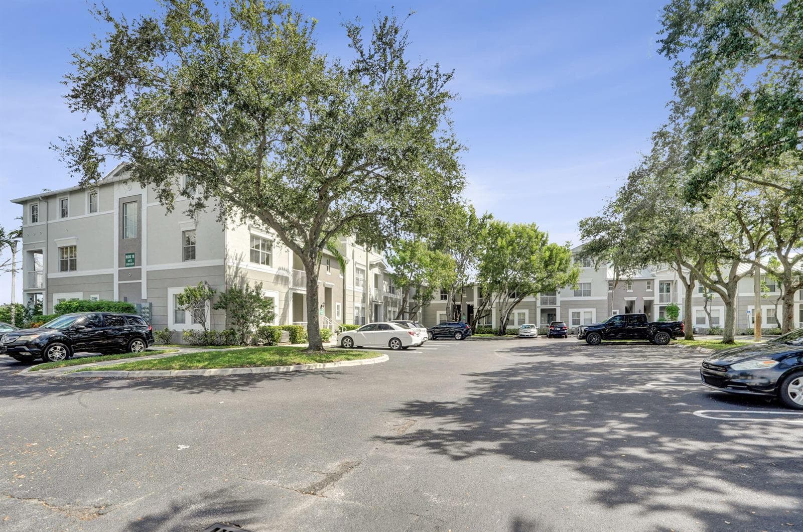 2016 SHOMA Drive # 2016, Royal Palm Beach FL 33414