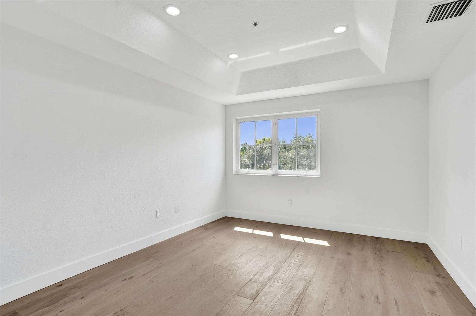 2016 SHOMA Drive # 2016, Royal Palm Beach FL 33414