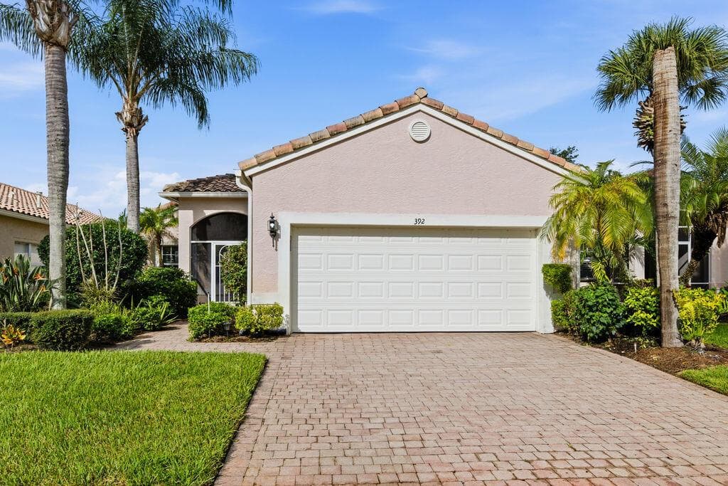 392 NW BREEZY POINT Loop, Port St. Lucie FL 34986