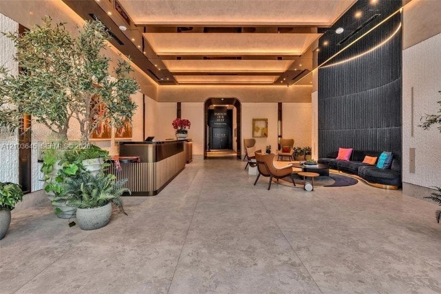 20 NE 11th # 3903A, Miami FL 33132