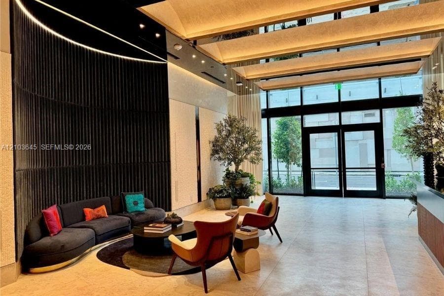 20 NE 11th # 3903A, Miami FL 33132