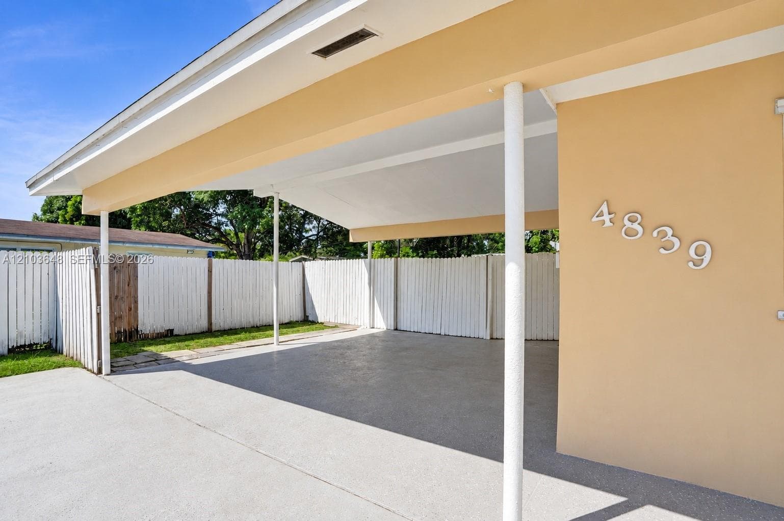 4839 NW 2nd Ct, Plantation FL 33317