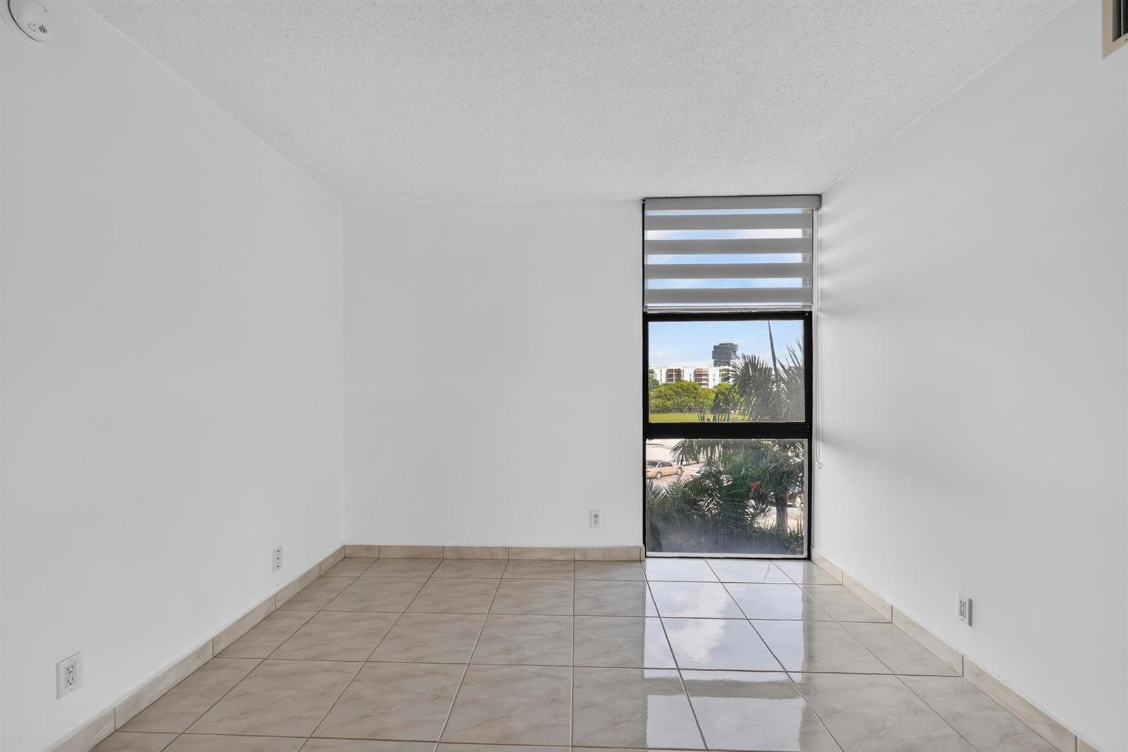 20301 W COUNTRY CLUB Drive # 523, Aventura FL 33180