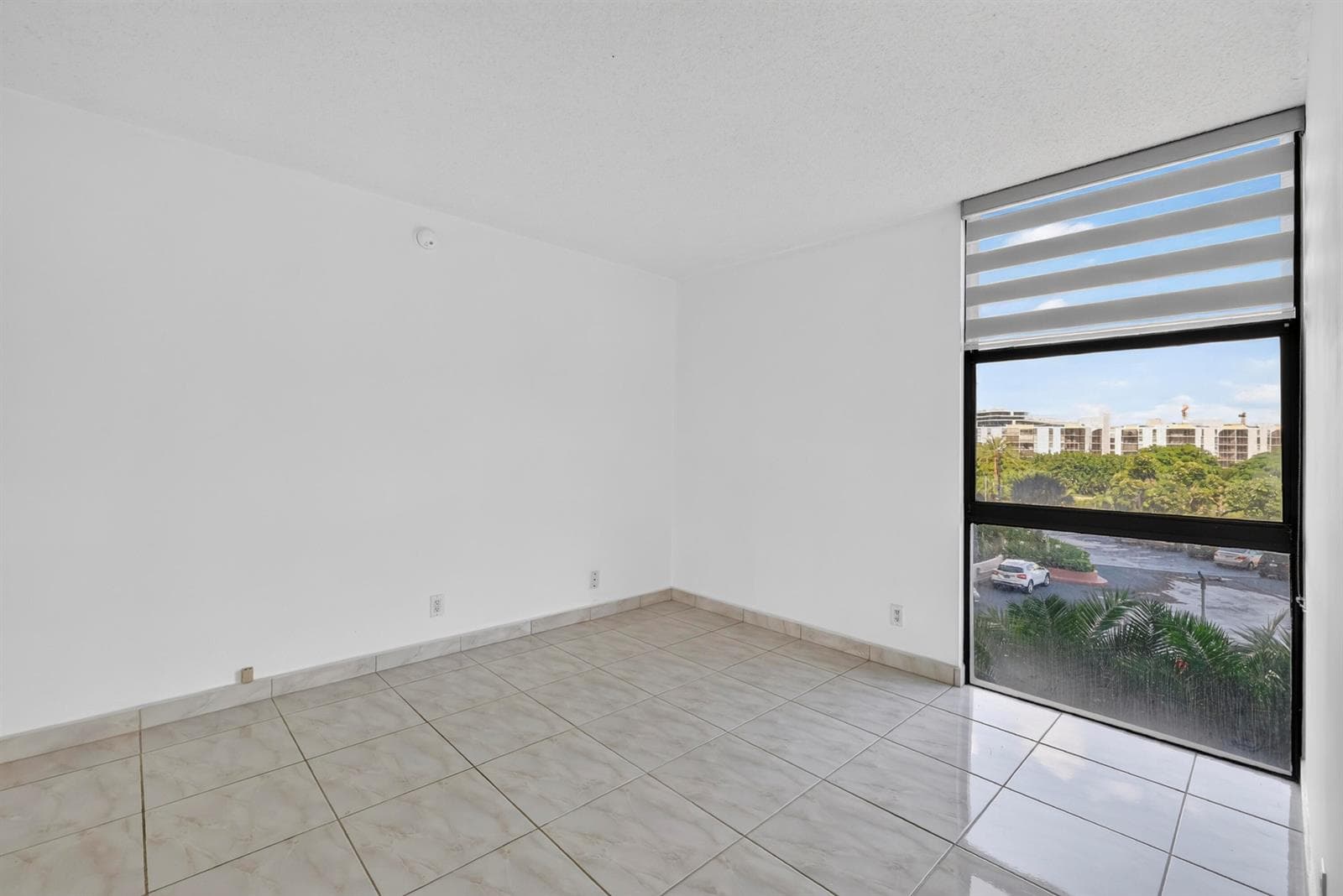 20301 W COUNTRY CLUB Drive # 523, Aventura FL 33180