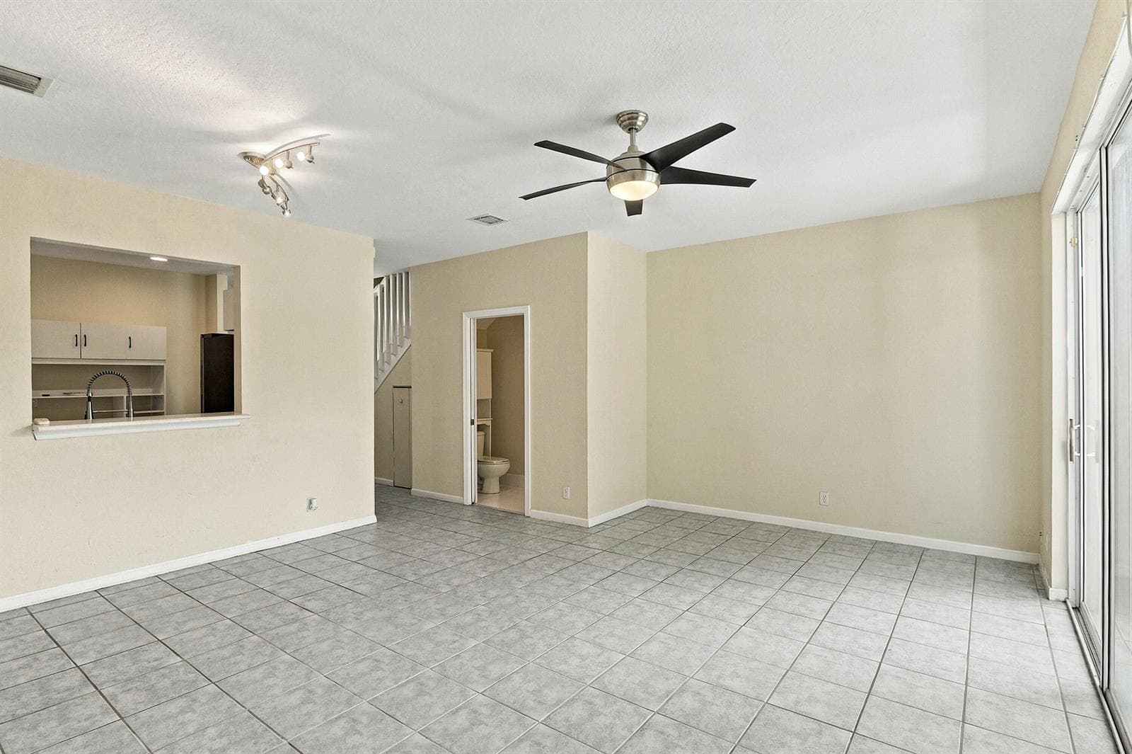 5477 NW 90th Terrace, Sunrise FL 33351
