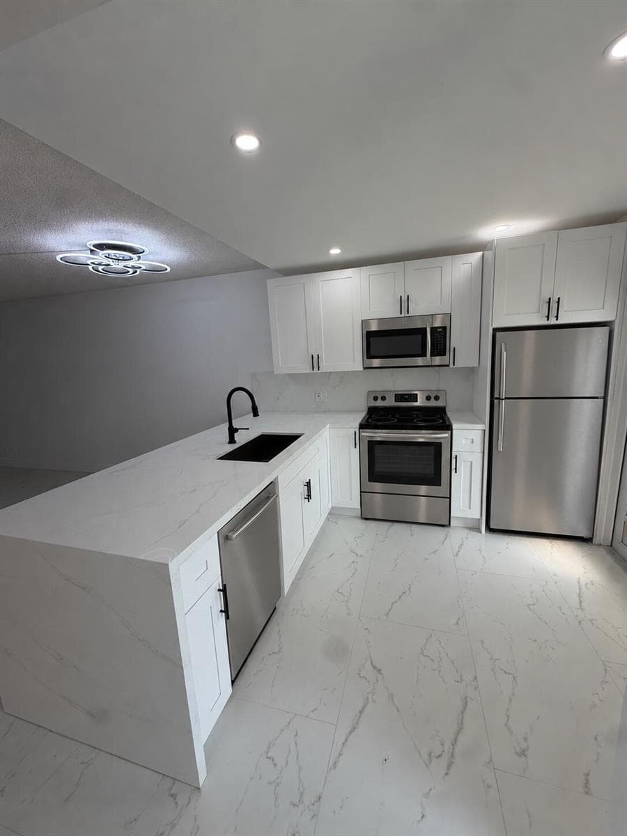 2161 NE 1ST Court # 105, Boynton Beach FL 33435