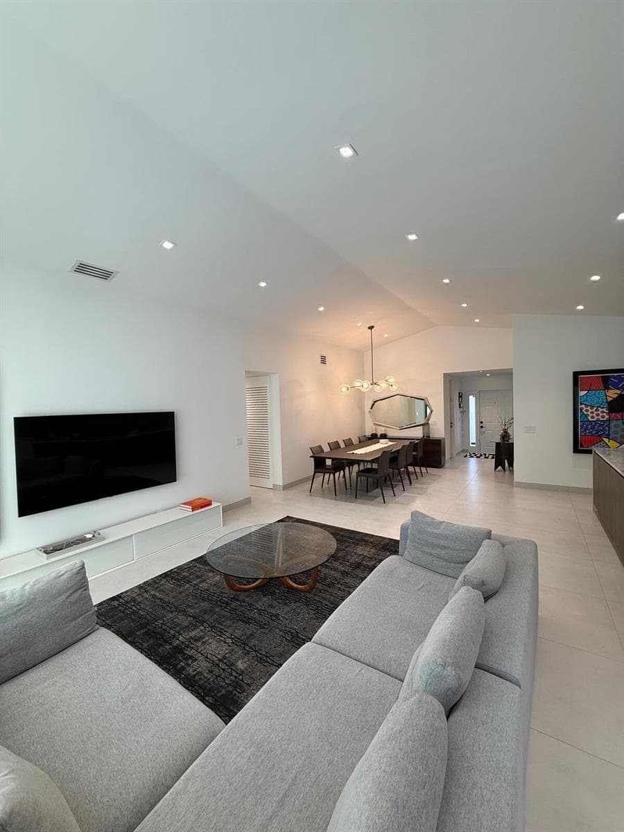3380 SW 50TH Street, Hollywood FL 33312
