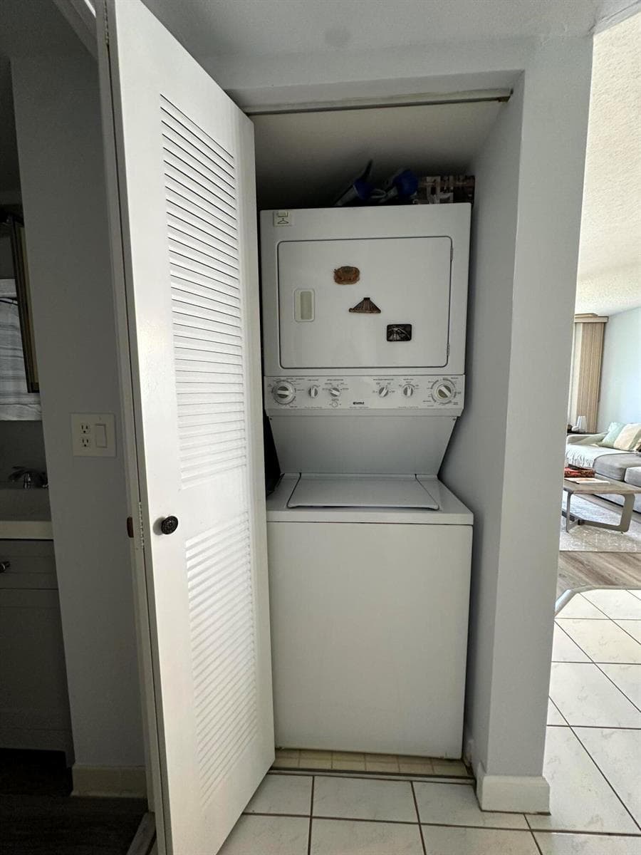 3138 VIA POINCIANA # 317, Lake Worth FL 33467