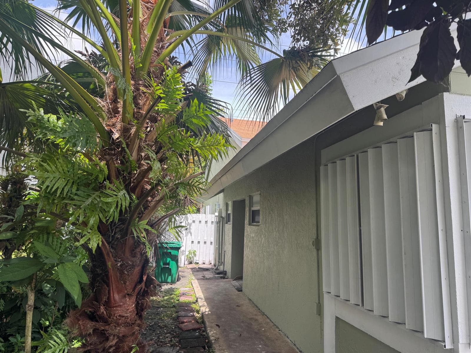 1111 SW 111th Way, Davie FL 33324