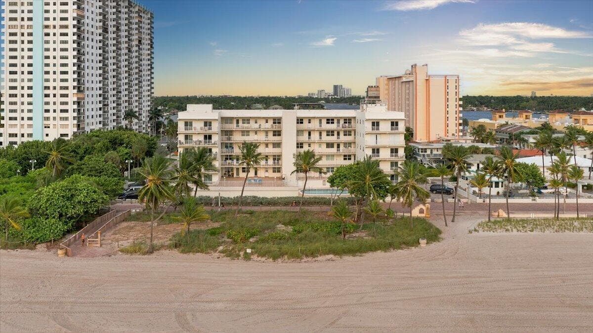 901 S SURF Road # 506, Hollywood FL 33019