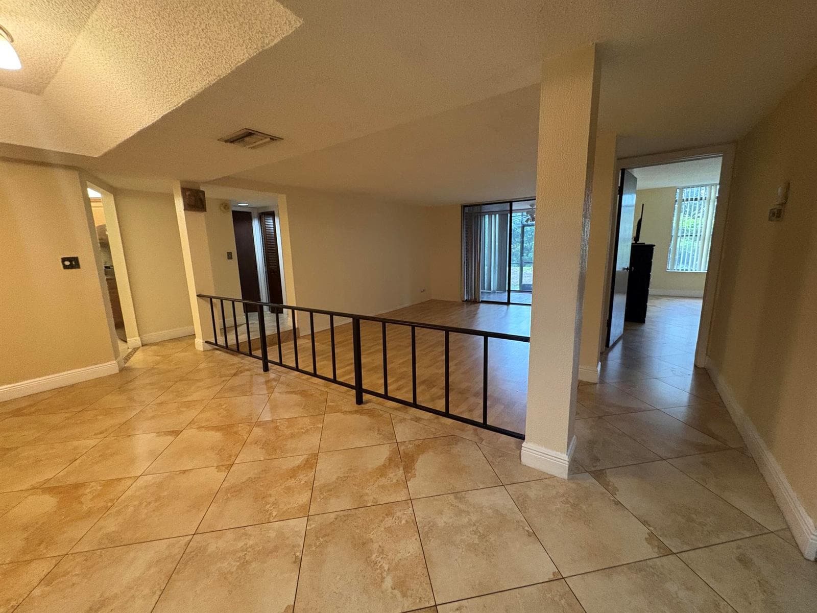 3730 INVERRARY Drive # 1W, Lauderhill FL 33319