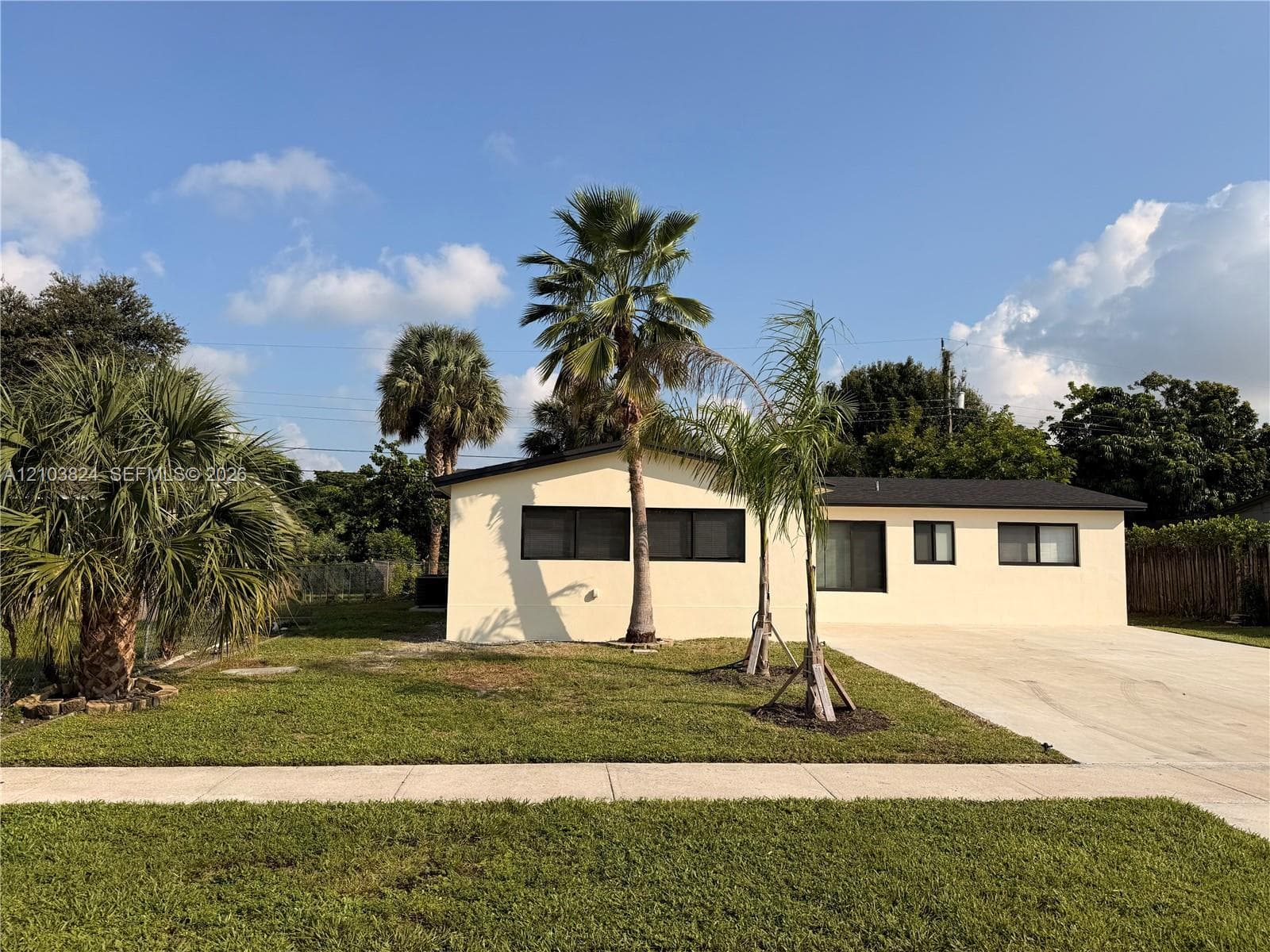 6211 NW 16th Ct, Sunrise FL 33313
