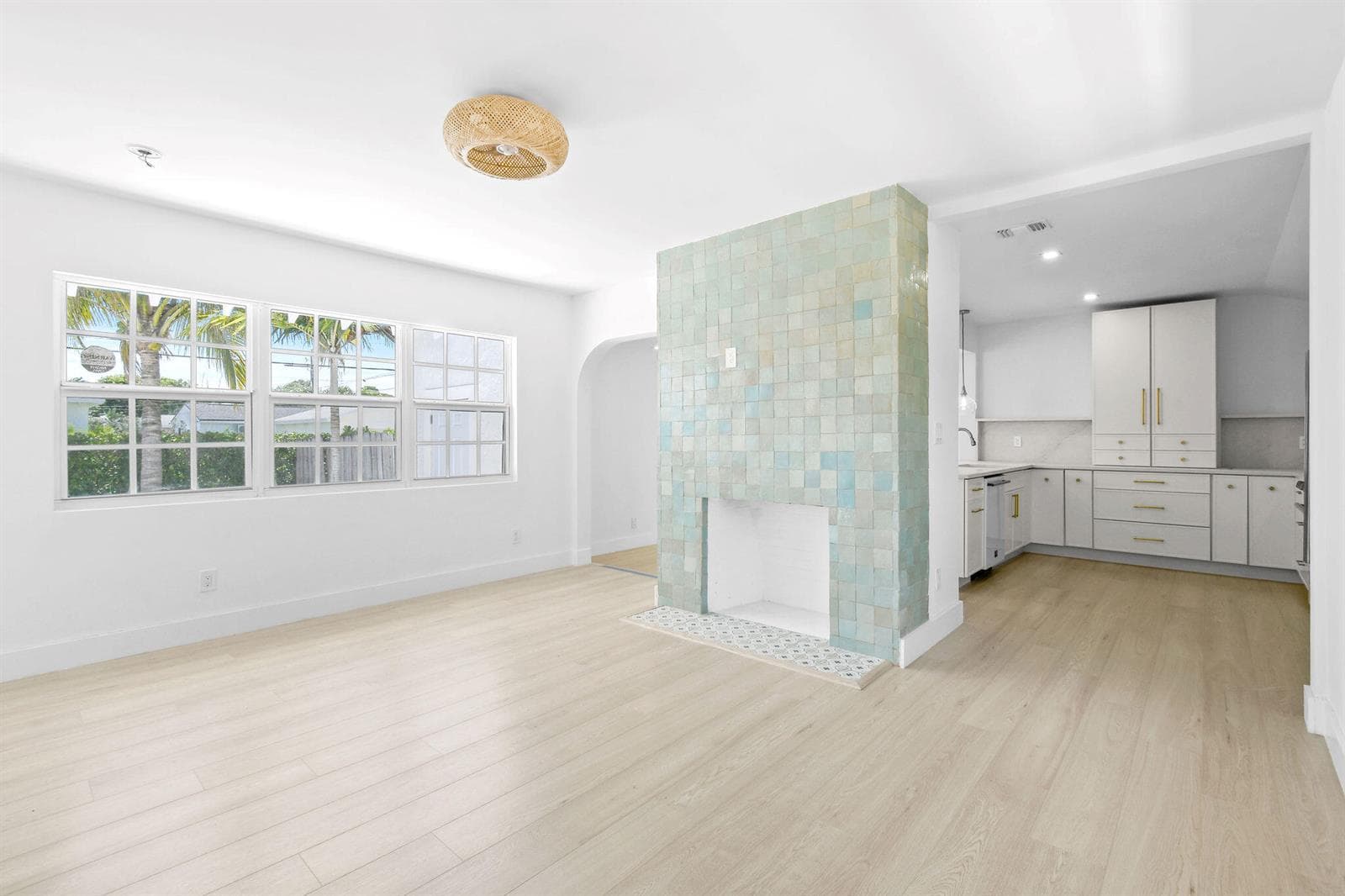 1201 N Ocean Breeze, FL 33460