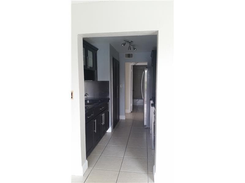 3730 Inverrary Drive # 2X, Lauderhill FL 33319