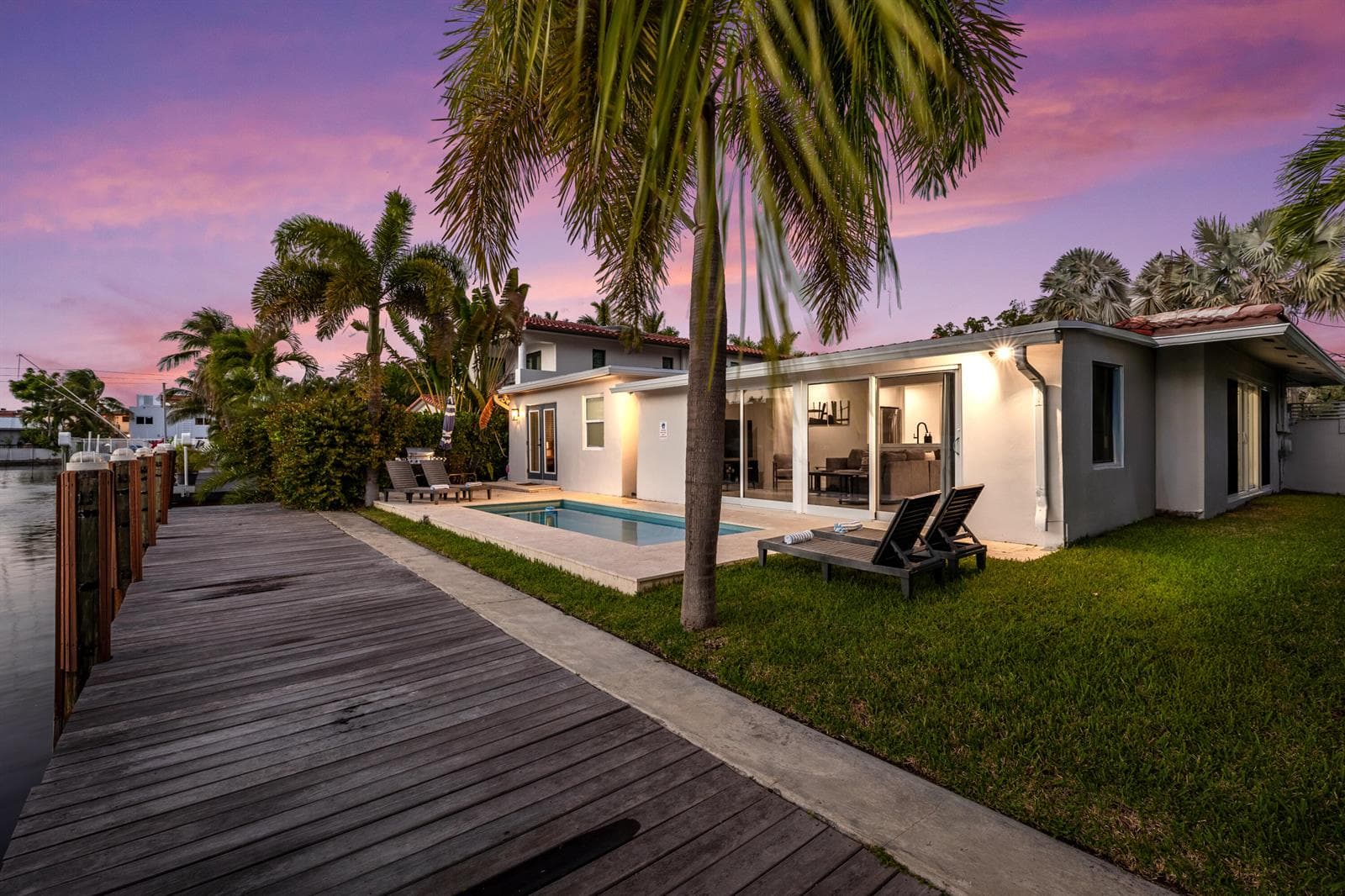 2417 NE 19th Avenue, Wilton Manors FL 33305