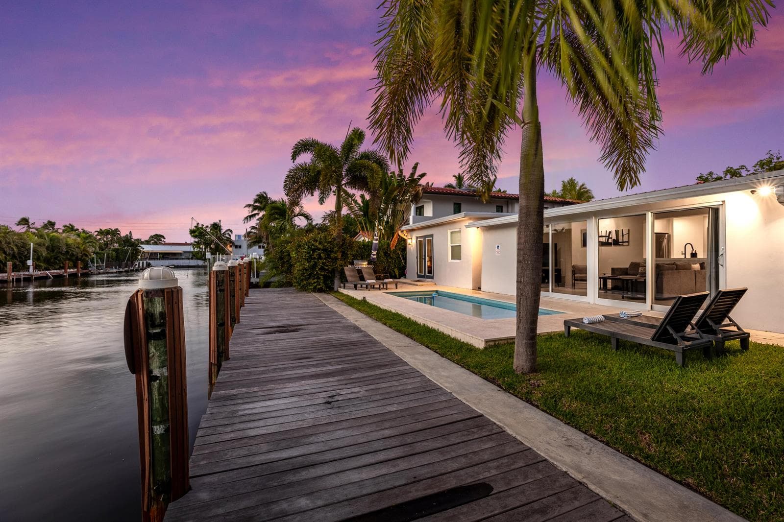 2417 NE 19th Avenue, Wilton Manors FL 33305