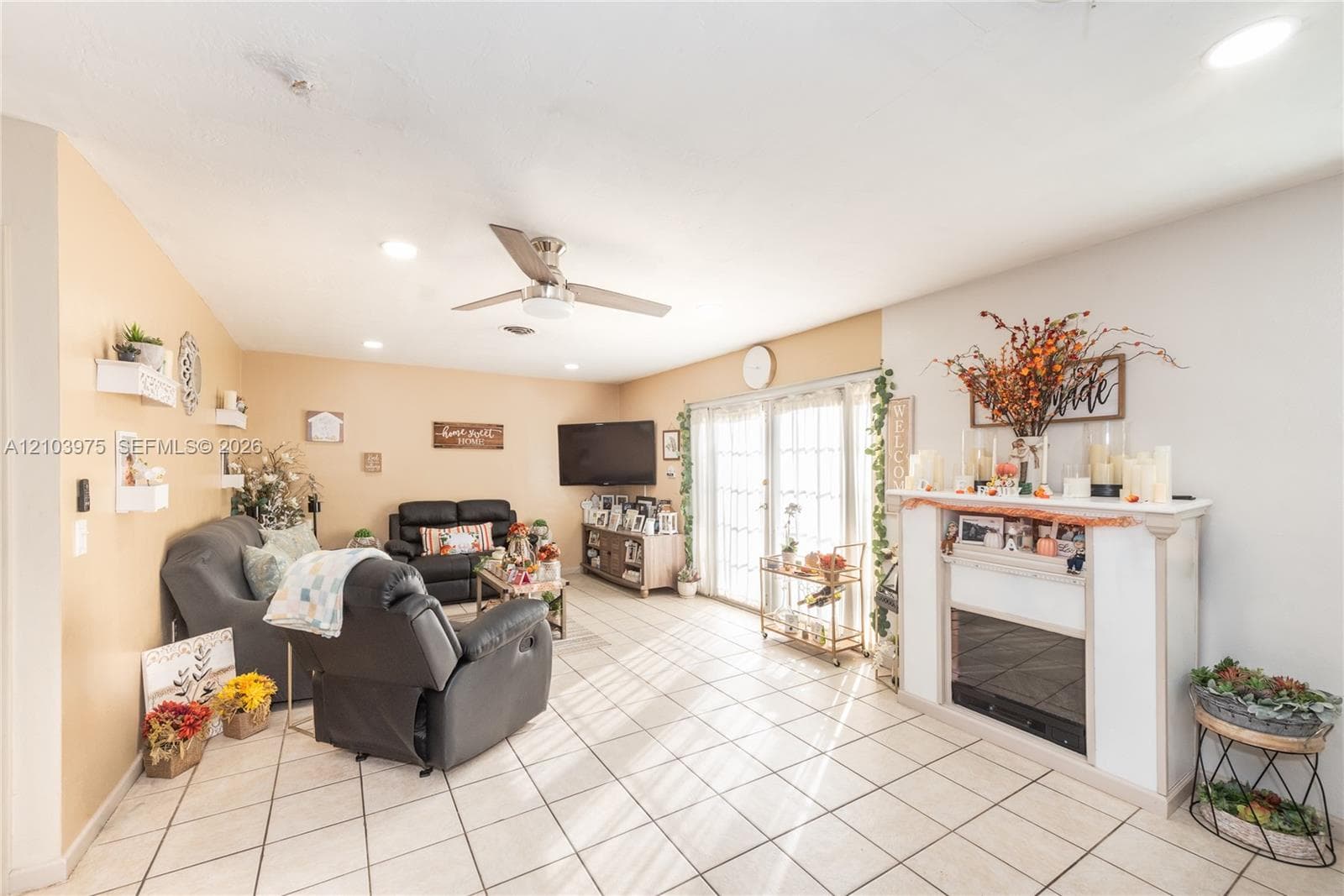 851 Caroline Cir, West Palm Beach FL 33413