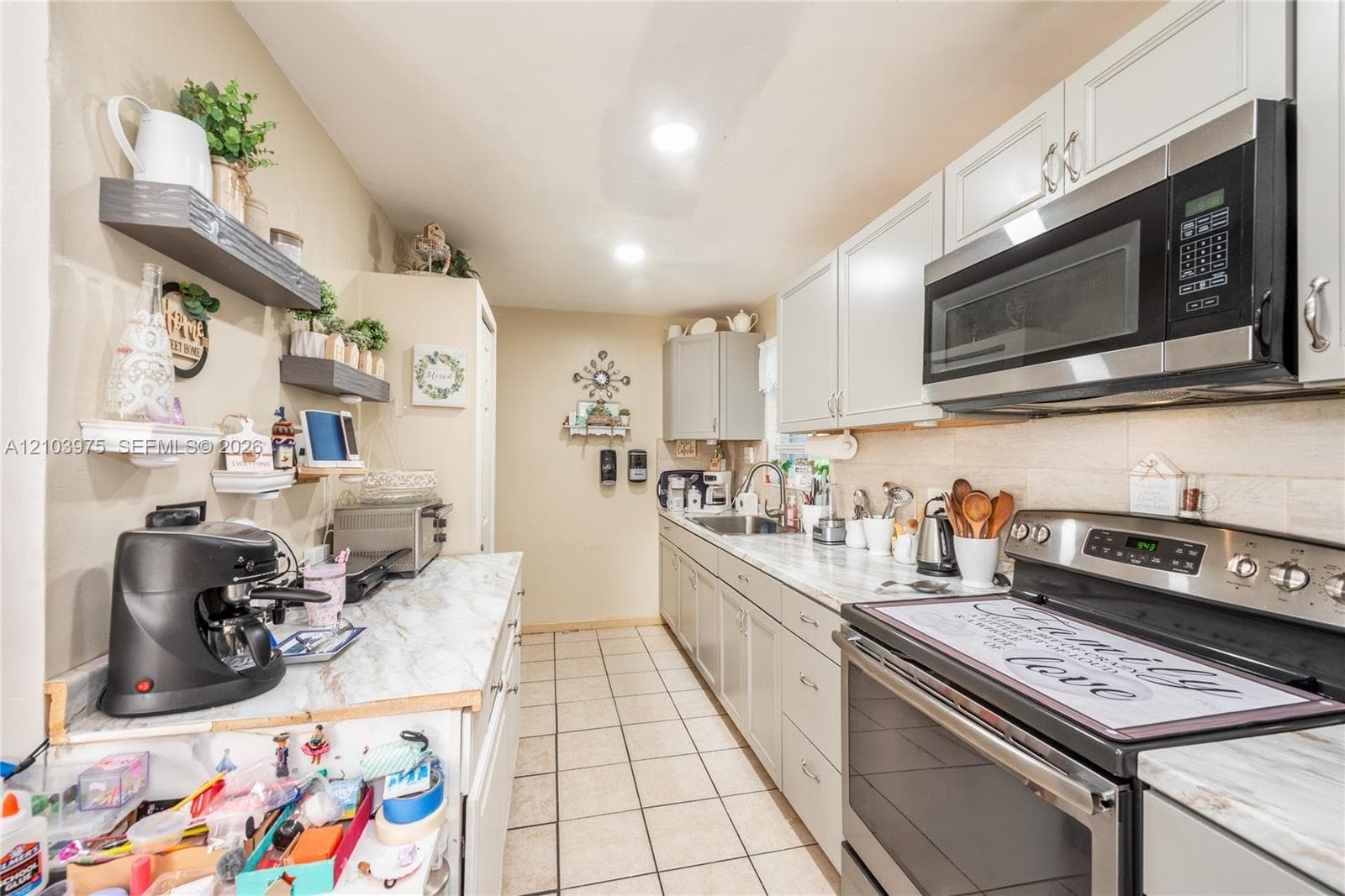 851 Caroline Cir, West Palm Beach FL 33413