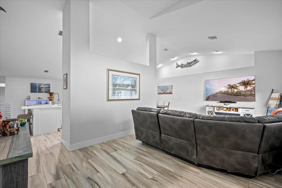 264 MALIBU Circle, FL 33413