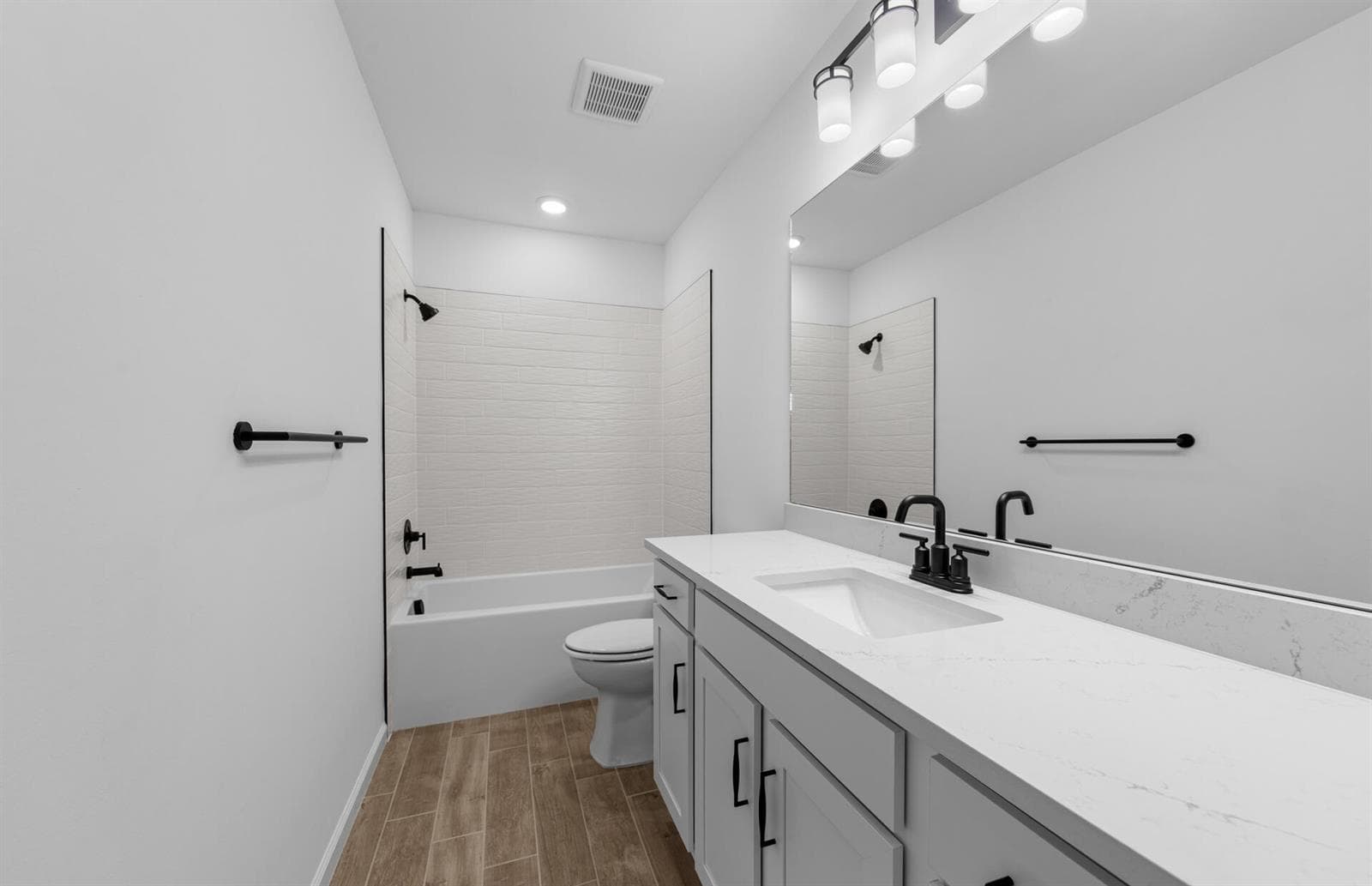 2084 FREEMONT Way, Naples FL 34120