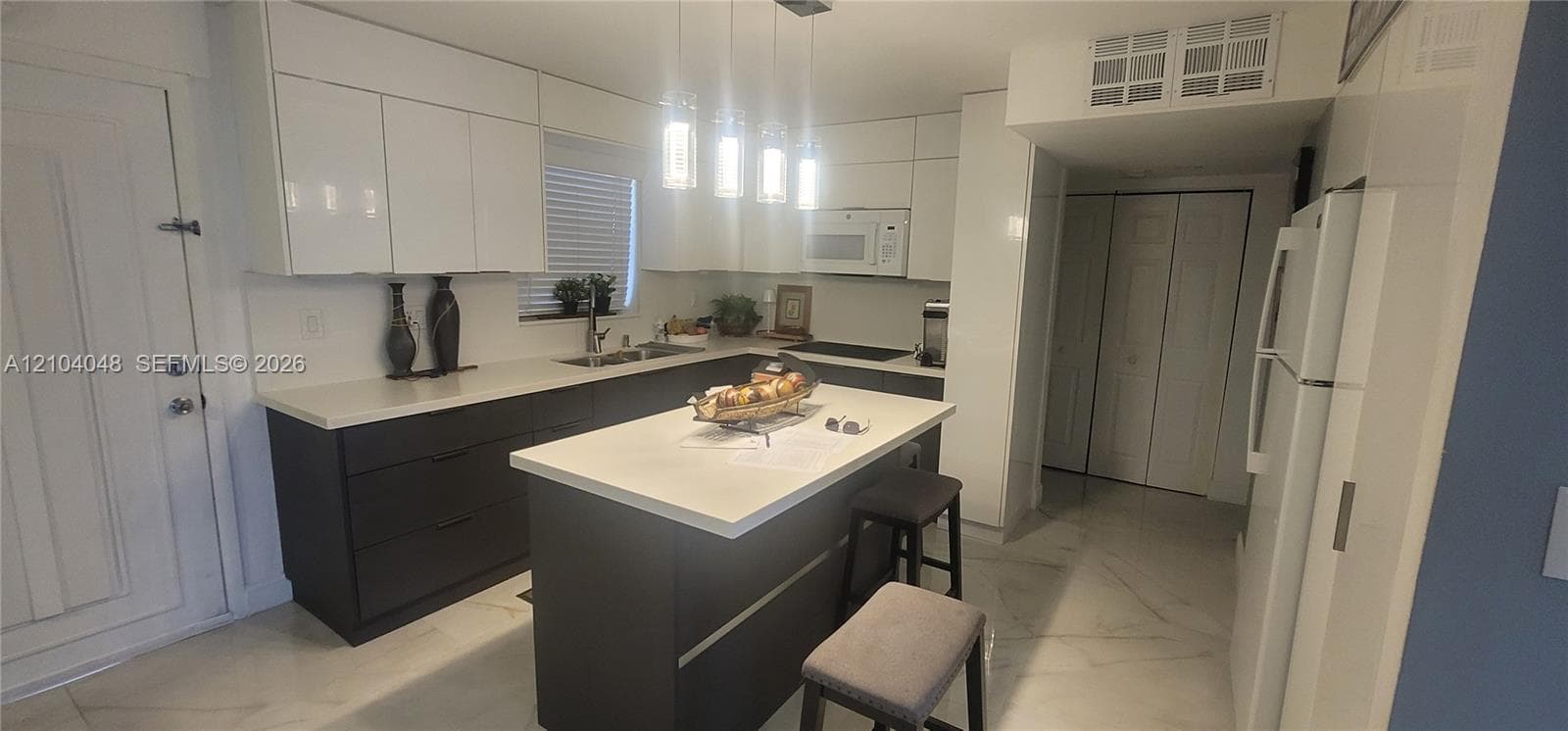 9371 Fontainebleau Blvd # I108, Miami FL 33172