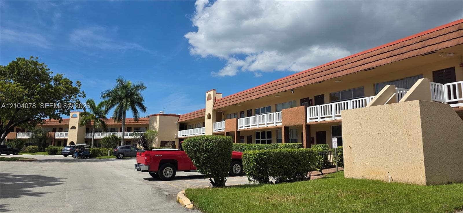 8851 Sunrise Lakes Blvd # 213, Sunrise FL 33322