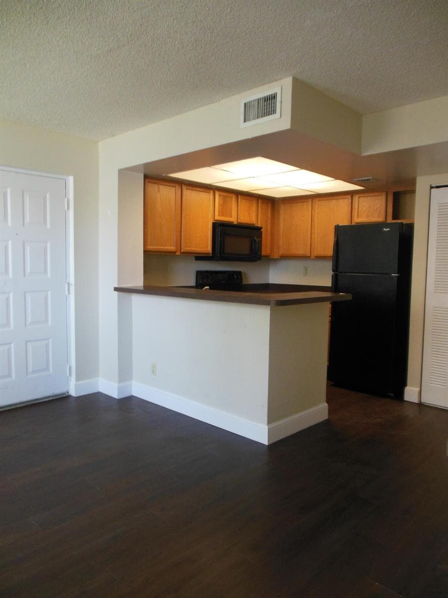 728 EXECUTIVE CENTER Drive # 27, West Palm Beach FL 33401