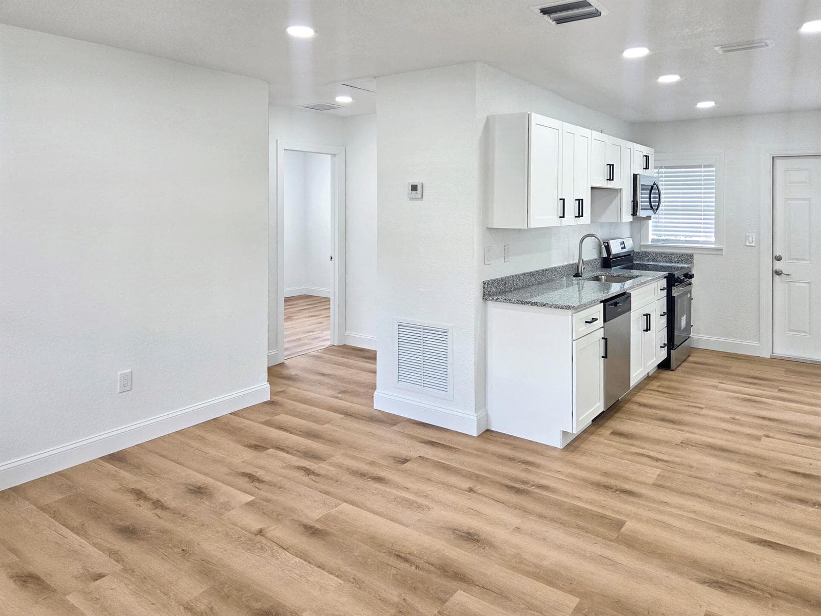 2603 AVENUE N, Fort Pierce FL 34947