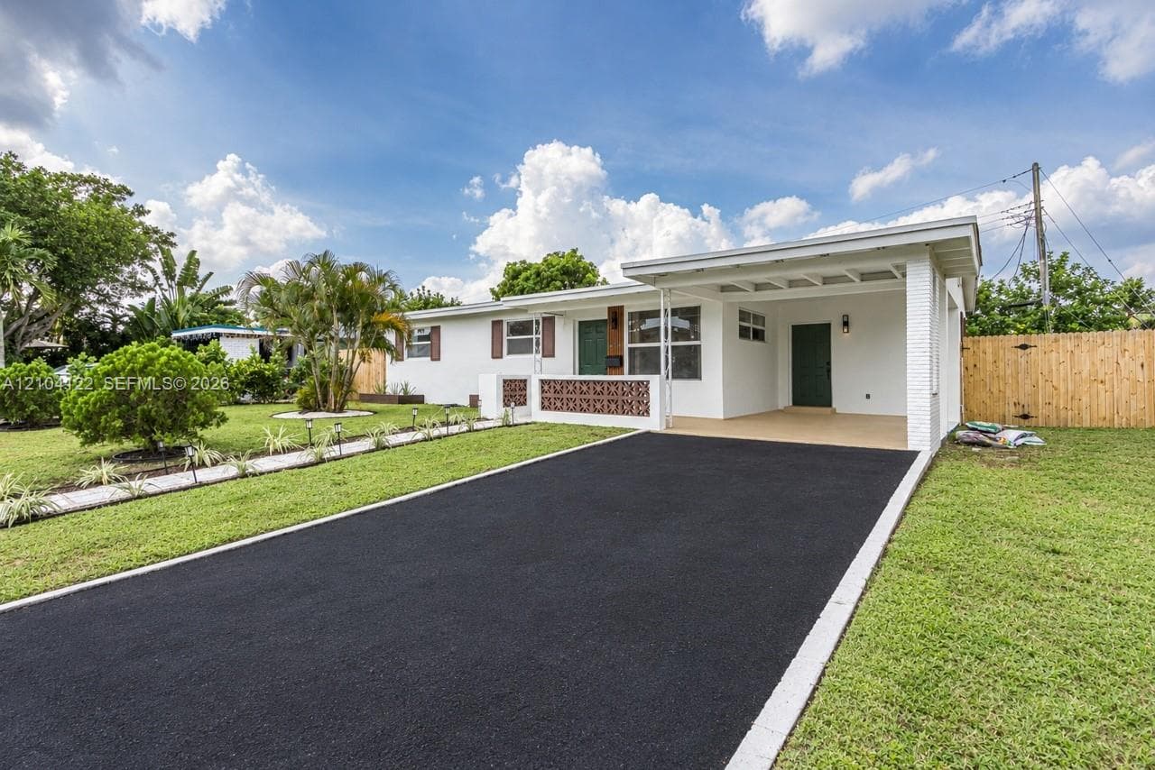 471 SW 27th Ter, Fort Lauderdale FL 33312